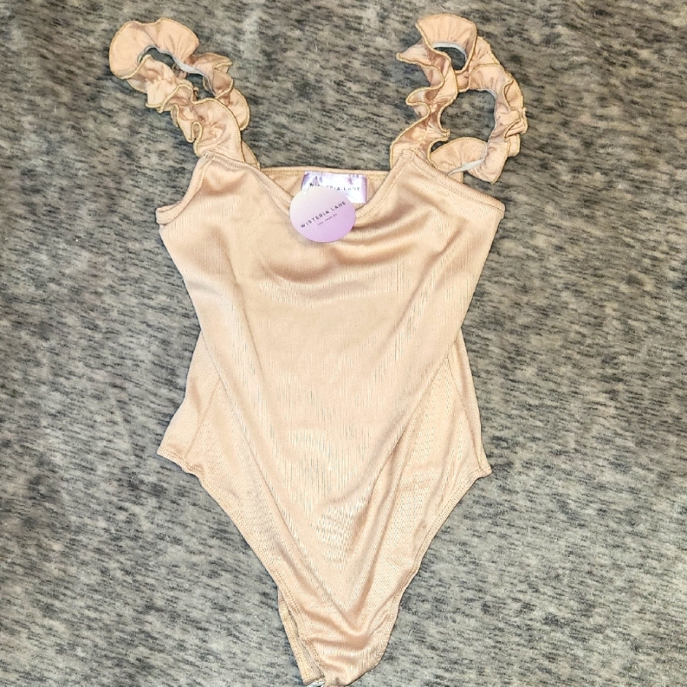 Ruffle sleeveless square neck bodysuit